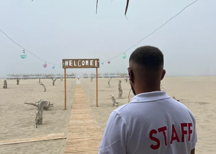 White Complex Chalet Fier